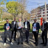 Le comité du "OUI" à la réforme EFAS. De gauche à droite, Philippe Nantermod, conseiller national PLR, Kristian Schneider, vice-président de H+ Les Hôpitaux de Suisse, Benjamin Roduit, conseiller national, Le Centre, Philippe Eggimann, vice-président de la Fédération des médecins suisses et président de la Société médicale de la Suisse romande, Bruno Perroud, député UDC et Gérard Villarejo, président de l’Association suisse des infirmiers indépendants.